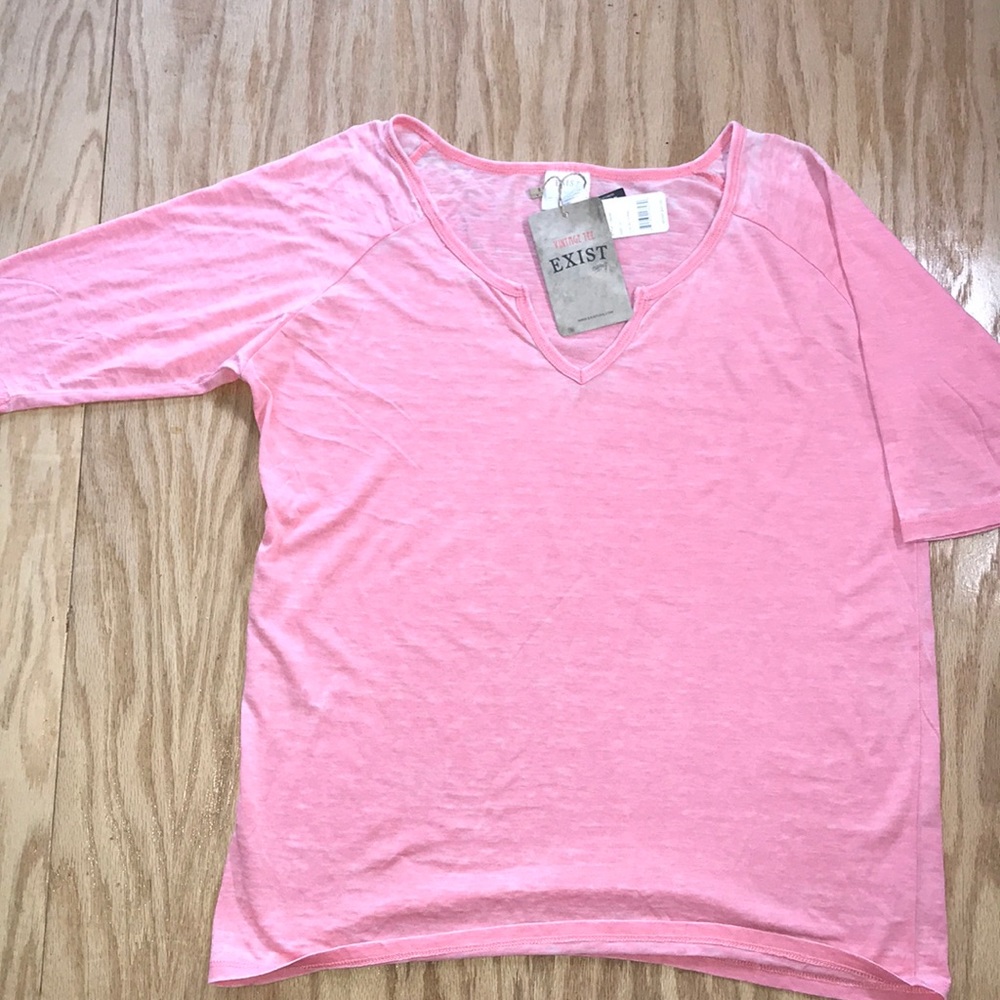 Tee 👚 - Picture 3 of 5
